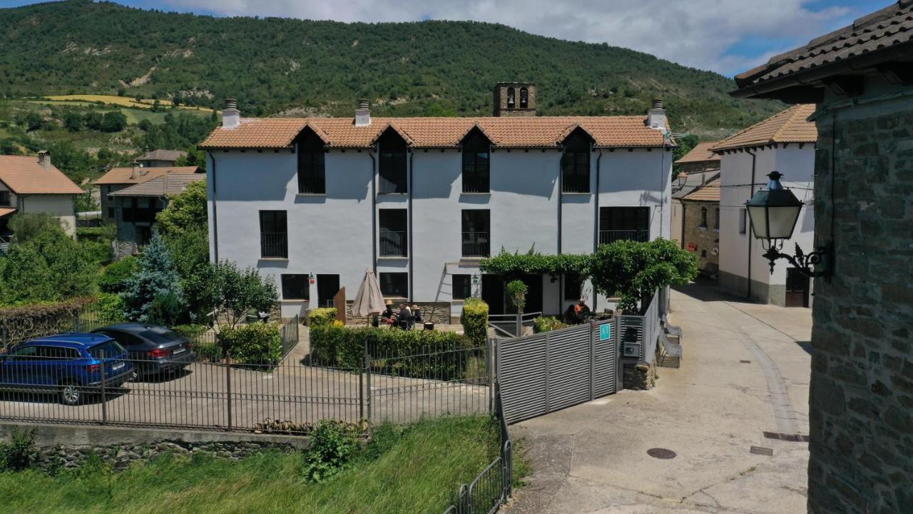 Casas Pirineos Sabinanigo Exterior foto